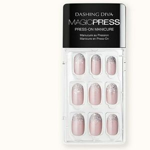MAGIC PRESS NAILS in Lighten Up